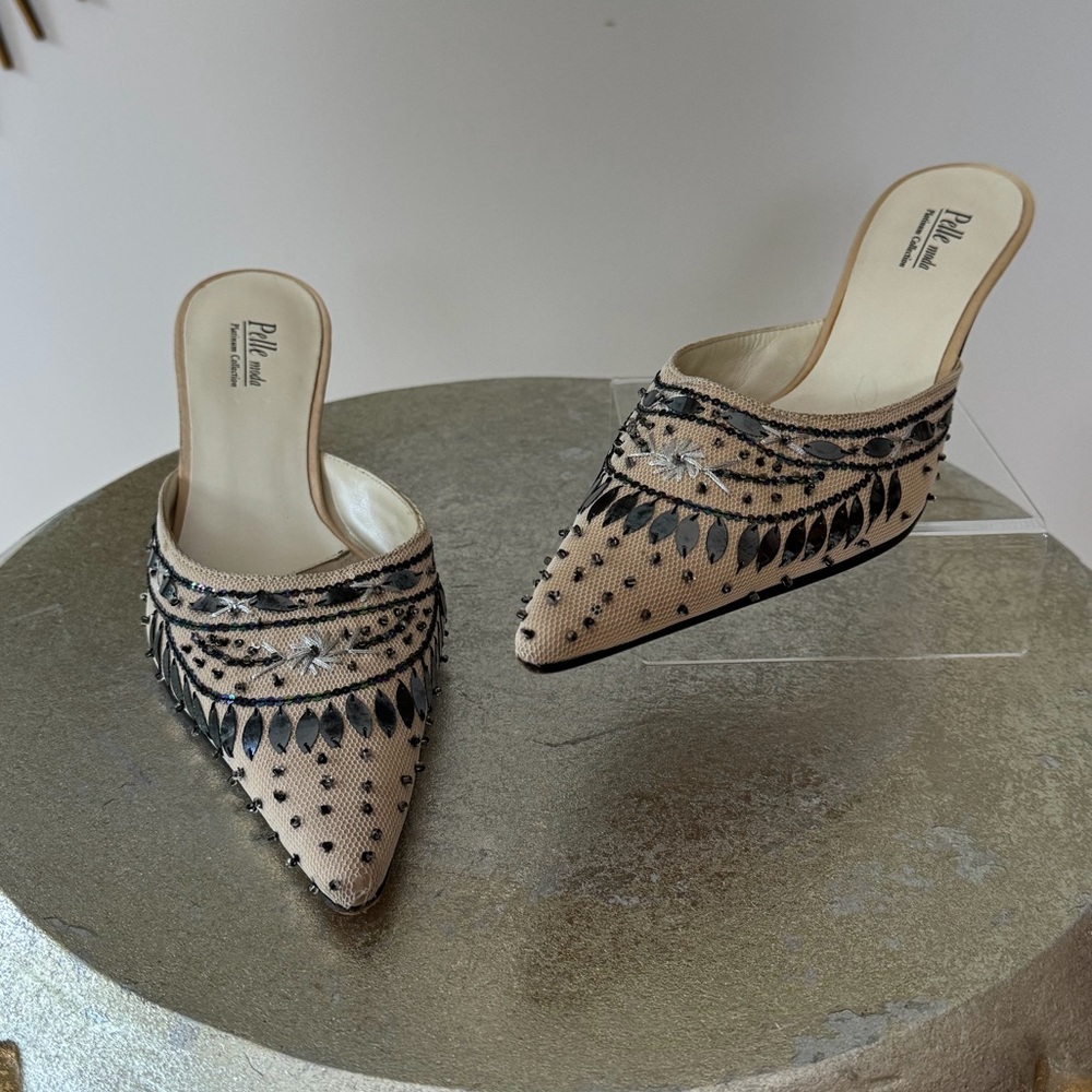Pelle Moda - Beige & Blue Vintage Beaded Mules